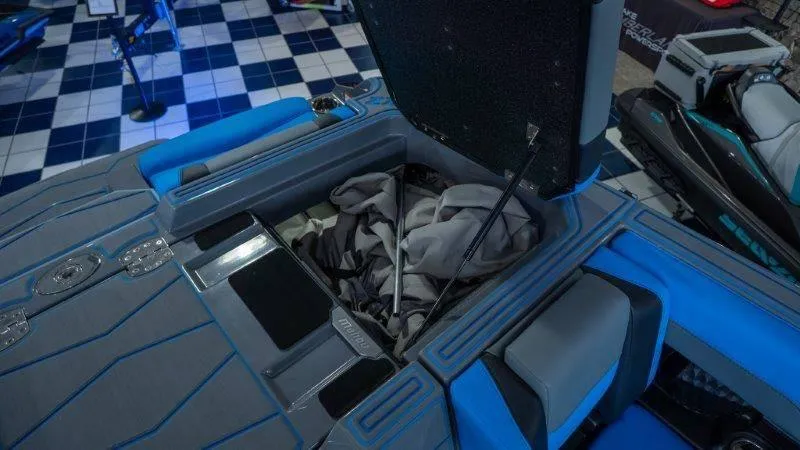 Slide: The Image of Malibu Wakesetter 23 MXZ 2024 - 66