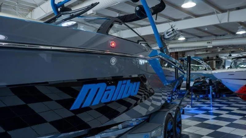 Slide: The Image of Malibu Wakesetter 23 MXZ 2024 - 72