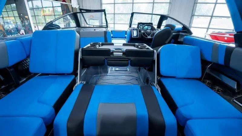 Slide: The Image of Malibu Wakesetter 23 MXZ 2024 - 82