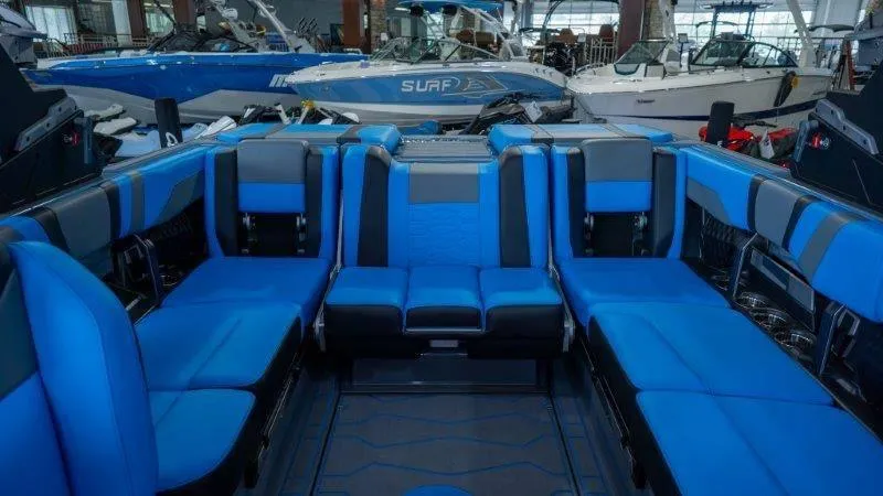 Slide: The Image of Malibu Wakesetter 23 MXZ 2024 - 84