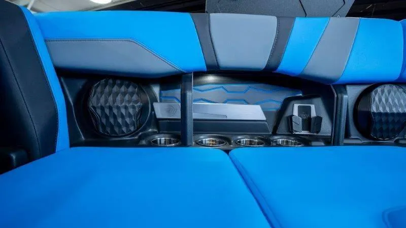 Slide: The Image of Malibu Wakesetter 23 MXZ 2024 - 86