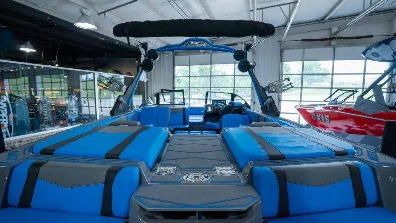 Slide: The Image of Malibu Wakesetter 23 MXZ 2024 - 88