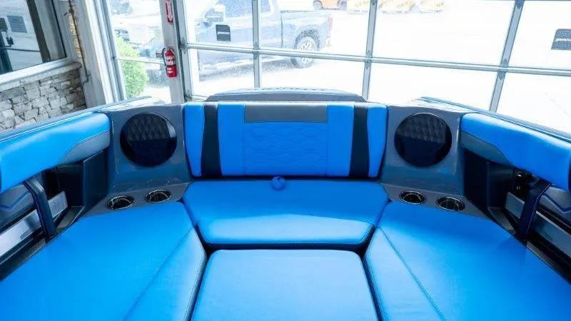 Slide: The Image of Malibu Wakesetter 23 MXZ 2024 - 96