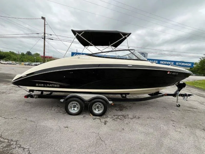 Slide: The Image of Yamaha 242 Limited 2015 - 16