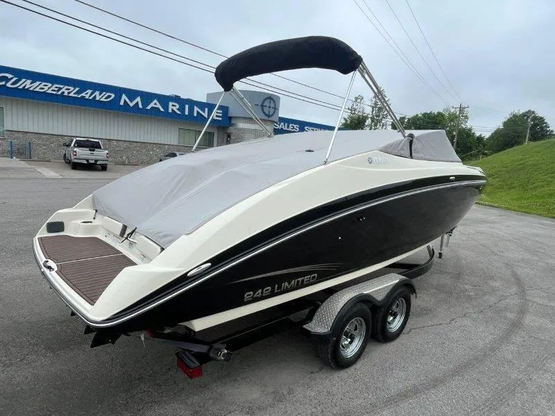 Slide: The Image of Yamaha 242 Limited 2015 - 30