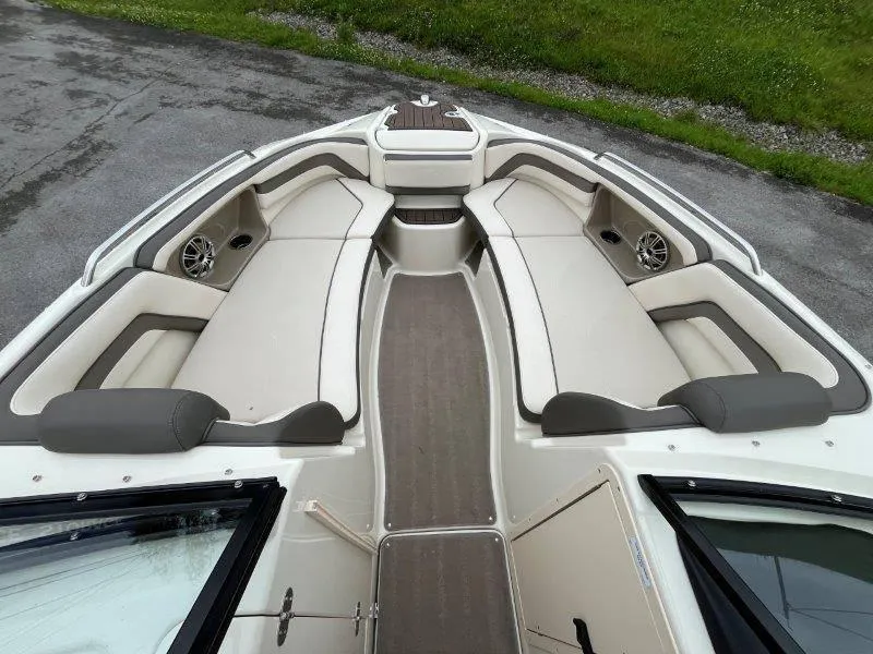 Slide: The Image of Yamaha 242 Limited 2015 - 38