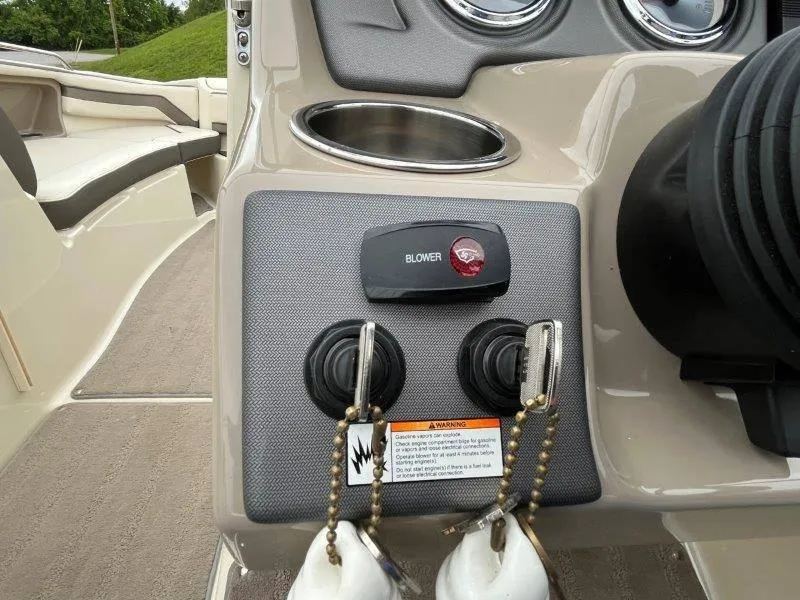 Slide: The Image of Yamaha 242 Limited 2015 - 60