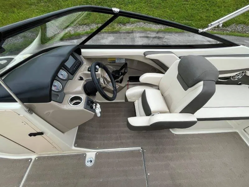 Slide: The Image of Yamaha 242 Limited 2015 - 65