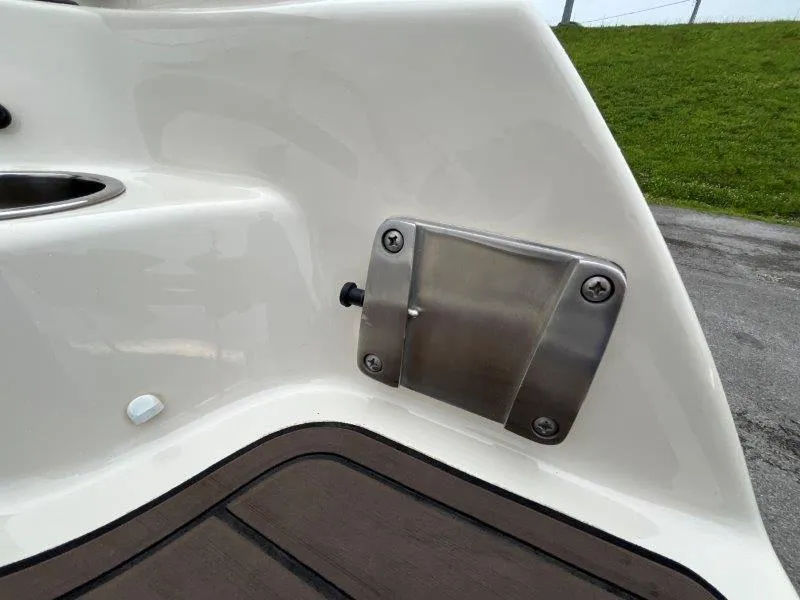 Slide: The Image of Yamaha 242 Limited 2015 - 7