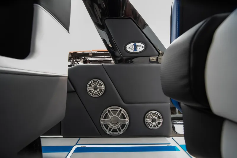 Slide: The Image of Cigarette 42' Auroris 2025 - 56