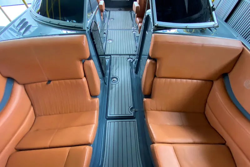 Slide: The Image of Luxurious interior of 2017 Cruisers Sport Series 298 SS South Beach Edition boat. - 22