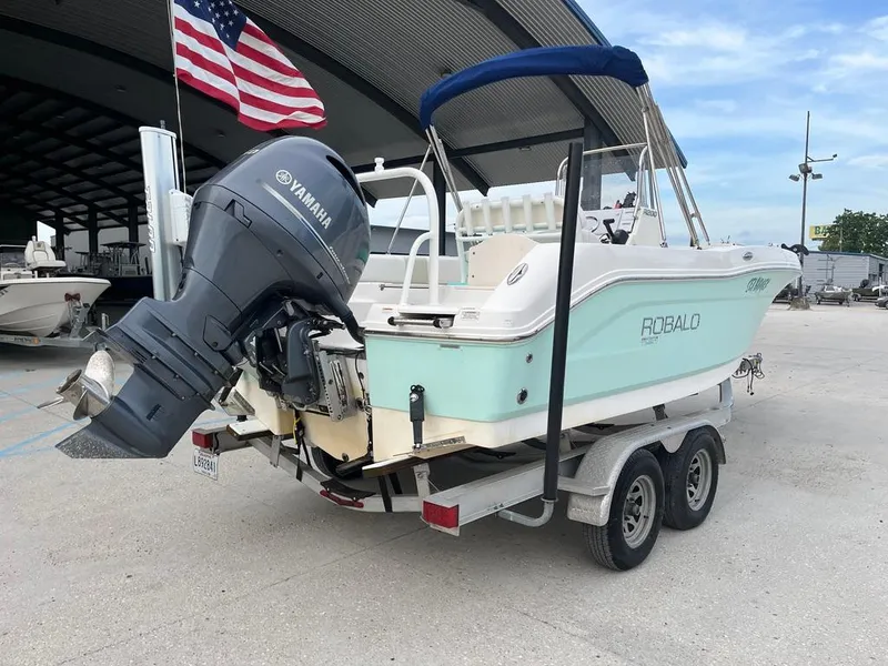Slide: The Image of 2016 Robalo R200 Center Console boat with Yamaha engine on trailer. - 6