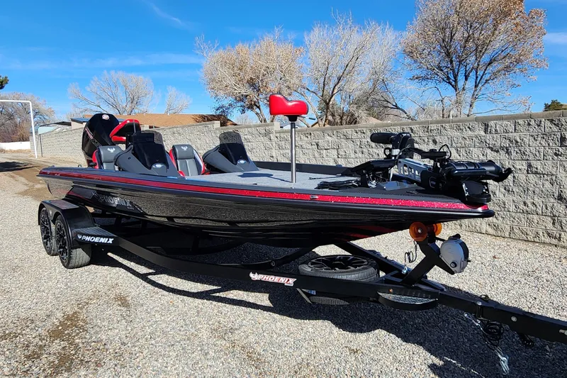 Slide: The Image of Phoenix Bass Boat 21XE 2024 - 10