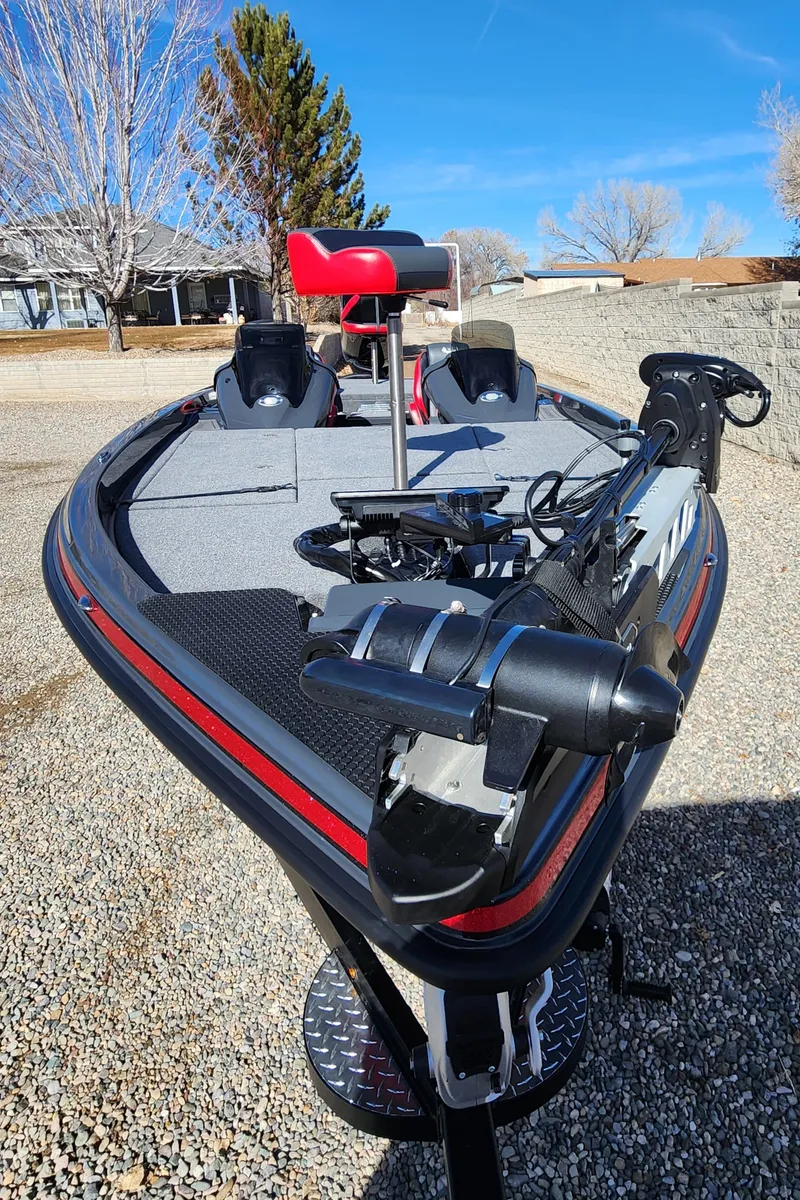 Slide: The Image of Phoenix Bass Boat 21XE 2024 - 11