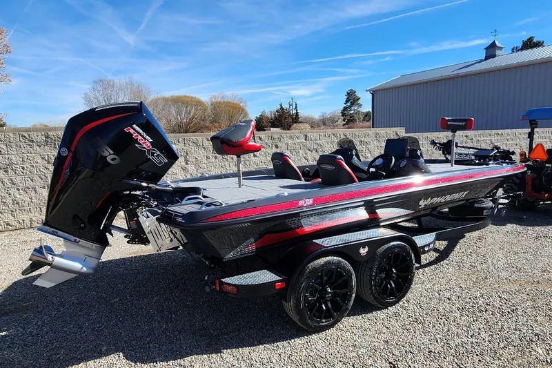 Slide: The Image of Phoenix Bass Boat 21XE 2024 - 12