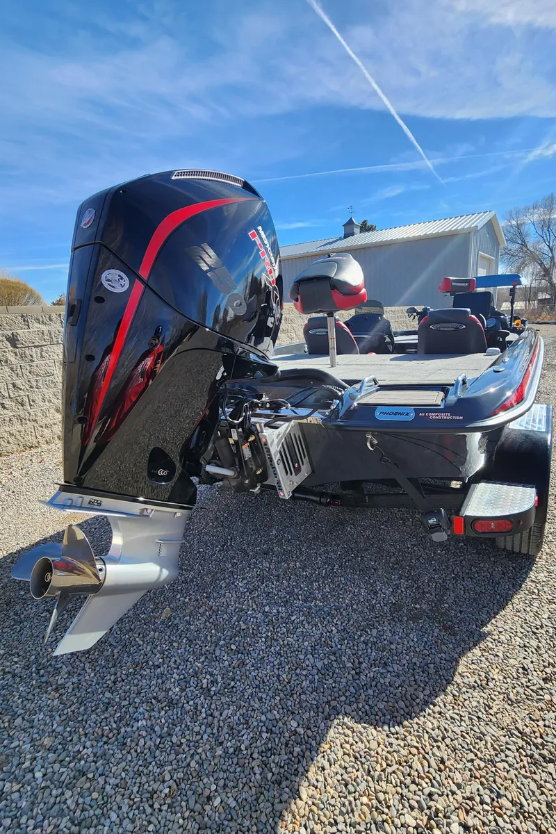 Slide: The Image of Phoenix Bass Boat 21XE 2024 - 13