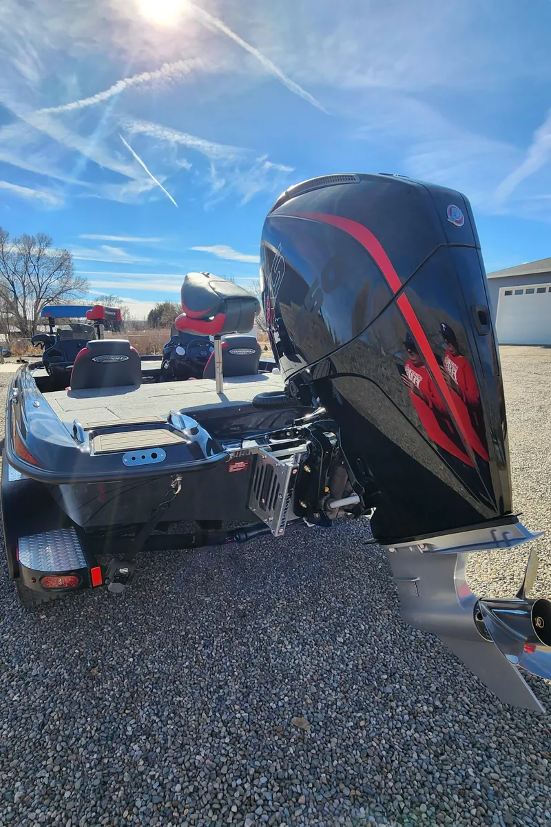 Slide: The Image of Phoenix Bass Boat 21XE 2024 - 15