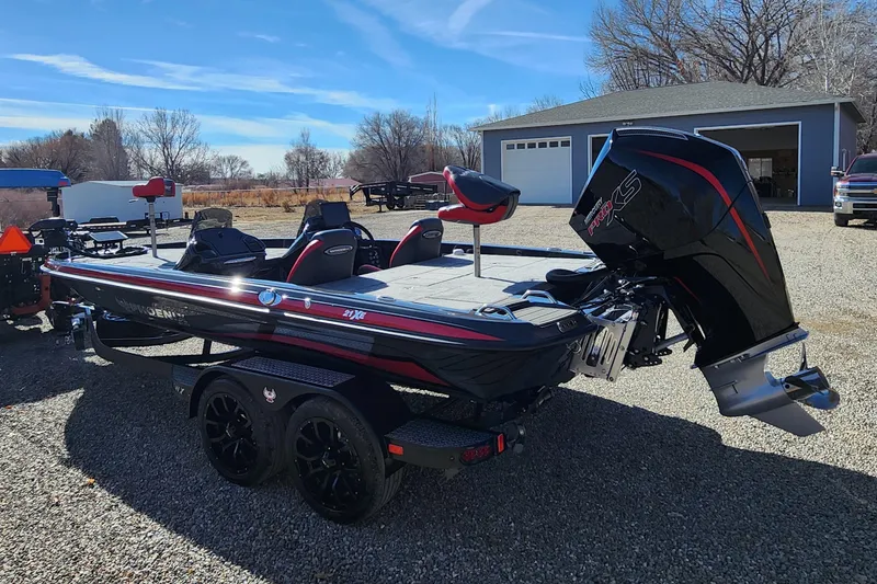 Slide: The Image of Phoenix Bass Boat 21XE 2024 - 16