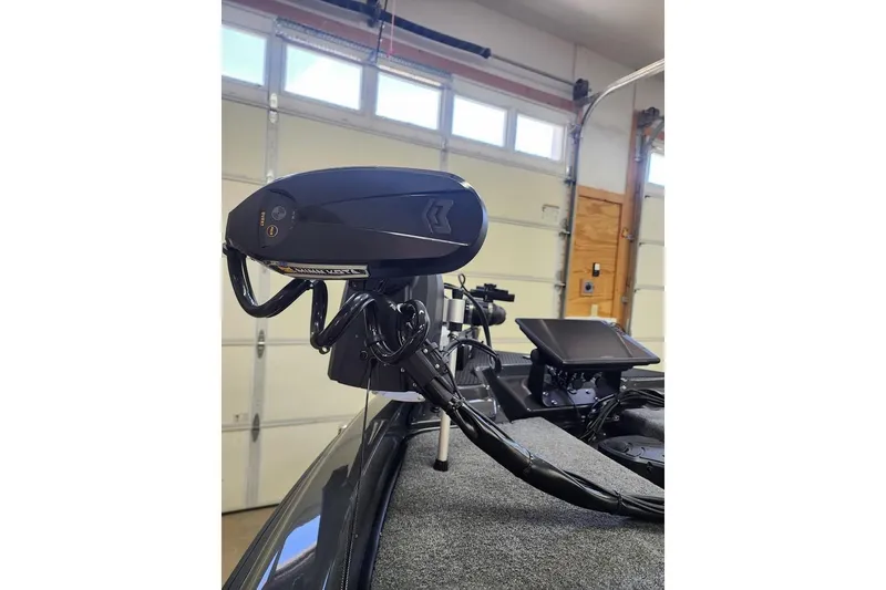 Slide: The Image of Phoenix Bass Boat 21XE 2024 - 6