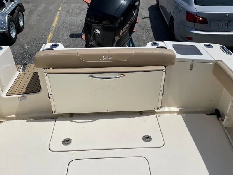 Slide: The Image of Scout 215 Dorado 2022 - 14