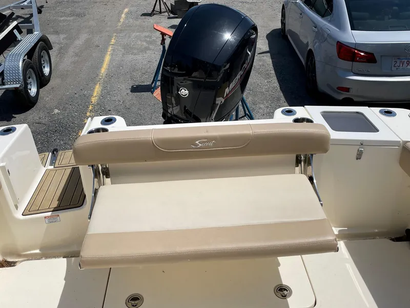 Slide: The Image of Scout 215 Dorado 2022 - 15