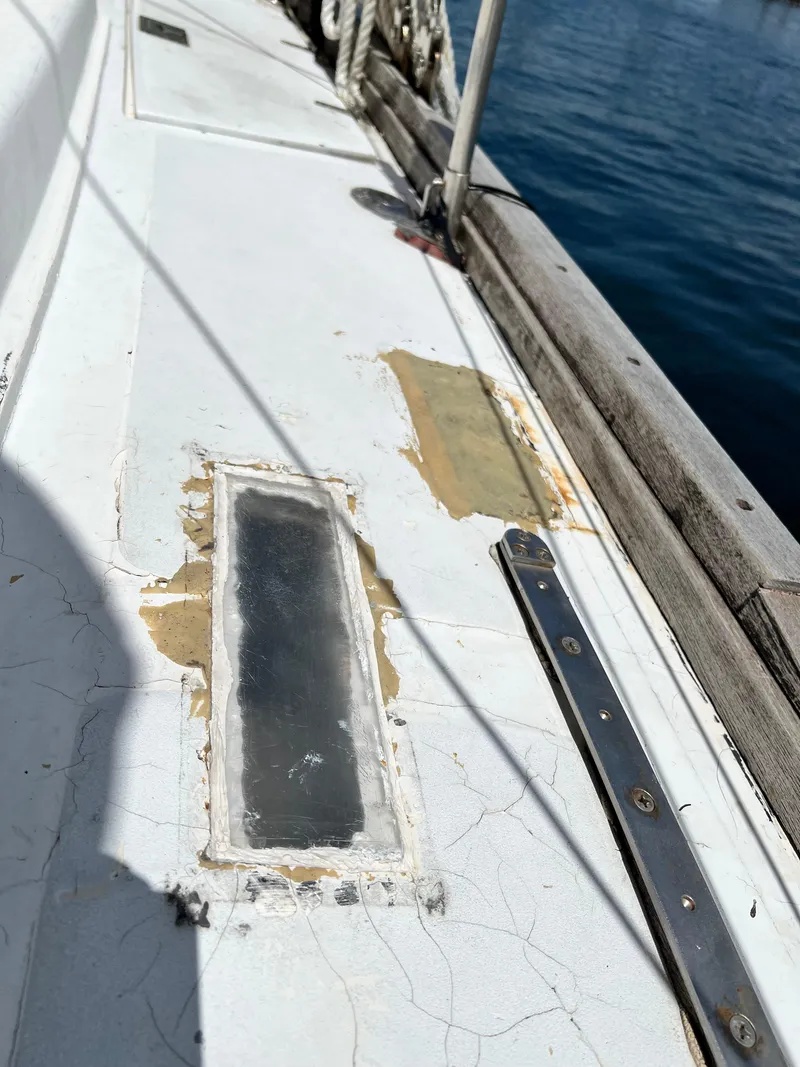 Slide: The Image of Vagabond Ketch 1987 - 18