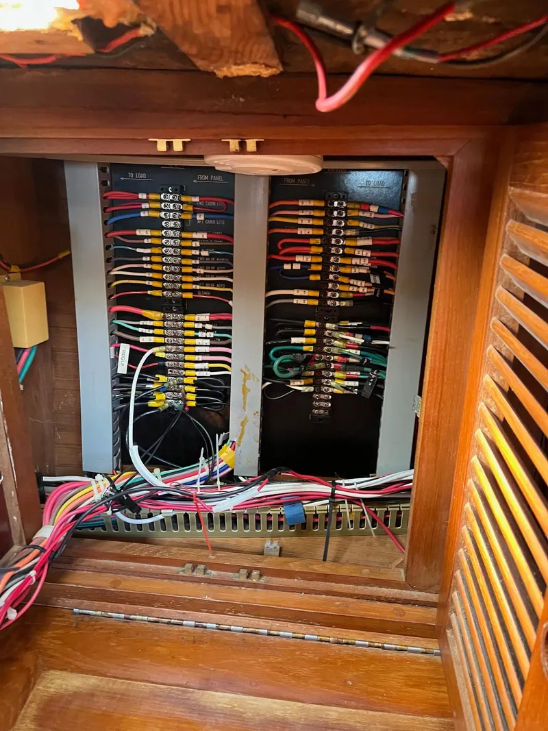 Slide: The Image of Vagabond Ketch 1987 - 24