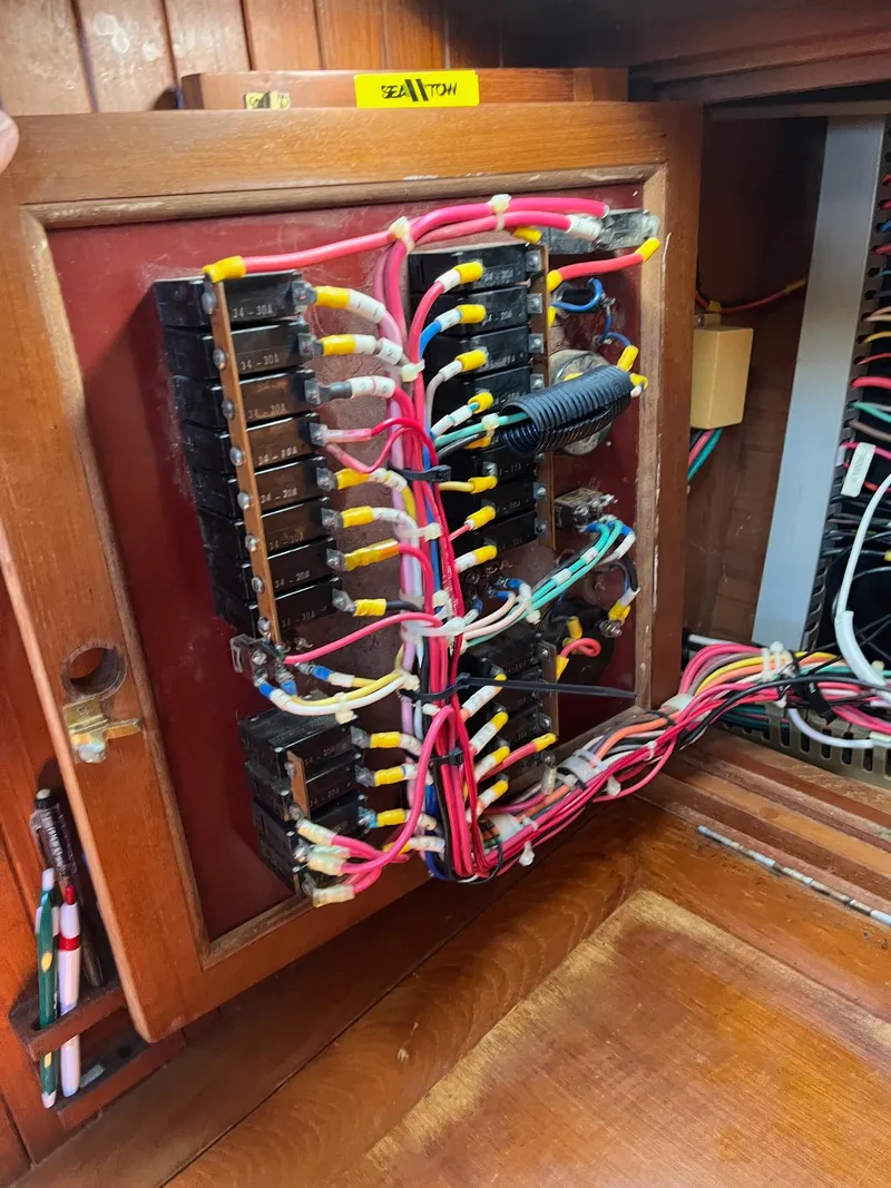 Slide: The Image of Vagabond Ketch 1987 - 25