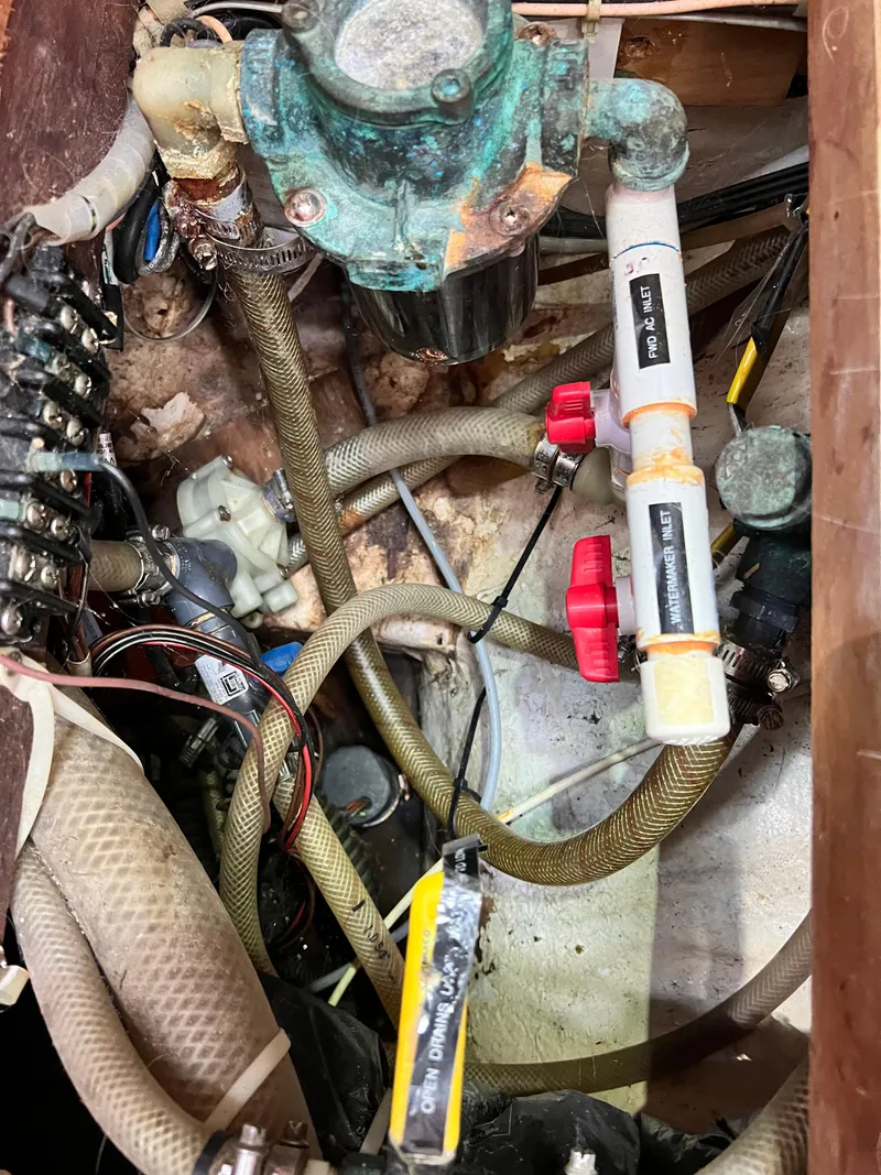 Slide: The Image of Vagabond Ketch 1987 - 27