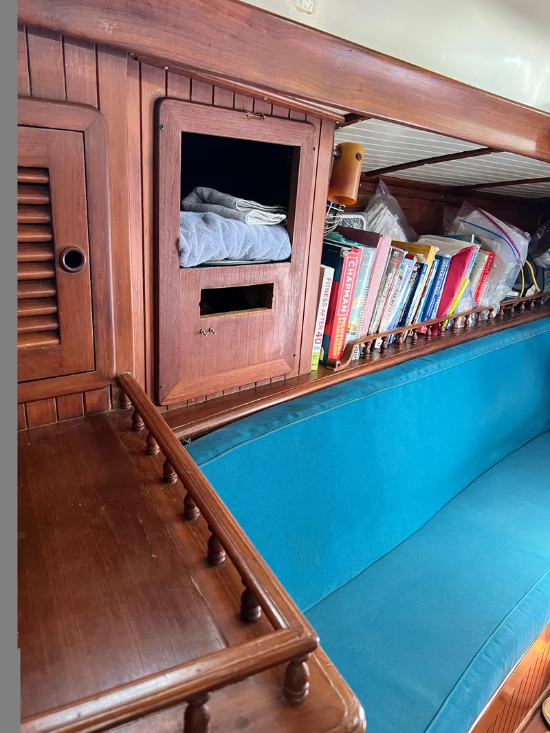 Slide: The Image of Vagabond Ketch 1987 - 30