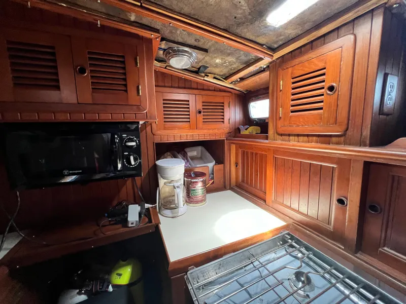 Slide: The Image of Vagabond Ketch 1987 - 33