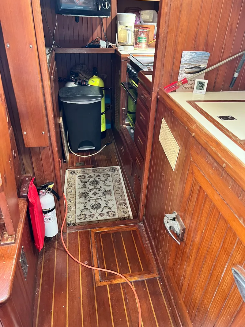 Slide: The Image of Vagabond Ketch 1987 - 34