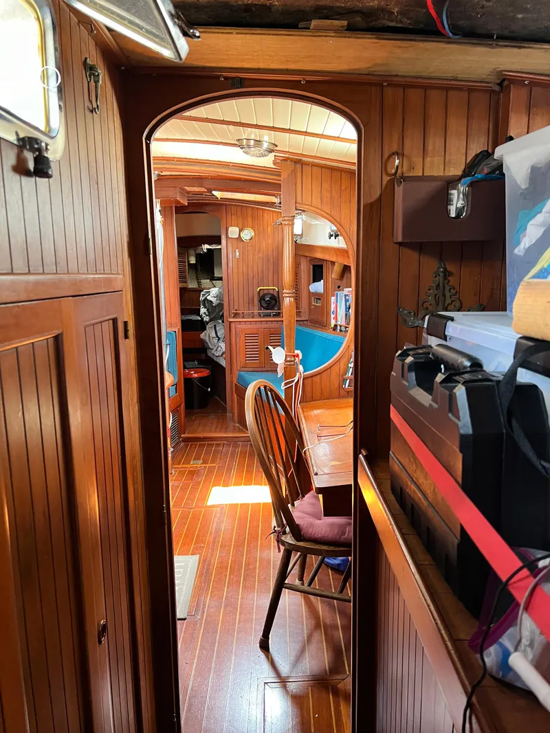 Slide: The Image of Vagabond Ketch 1987 - 37