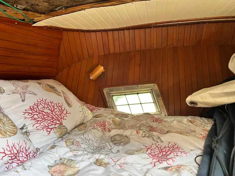 Slide: The Image of Vagabond Ketch 1987 - 39