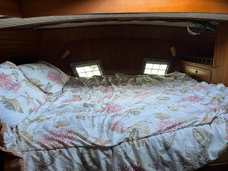 Slide: The Image of Vagabond Ketch 1987 - 40