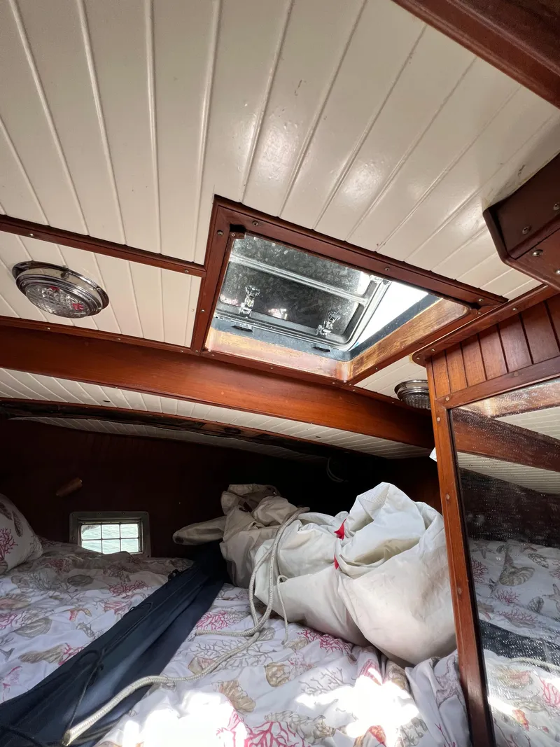 Slide: The Image of Vagabond Ketch 1987 - 41