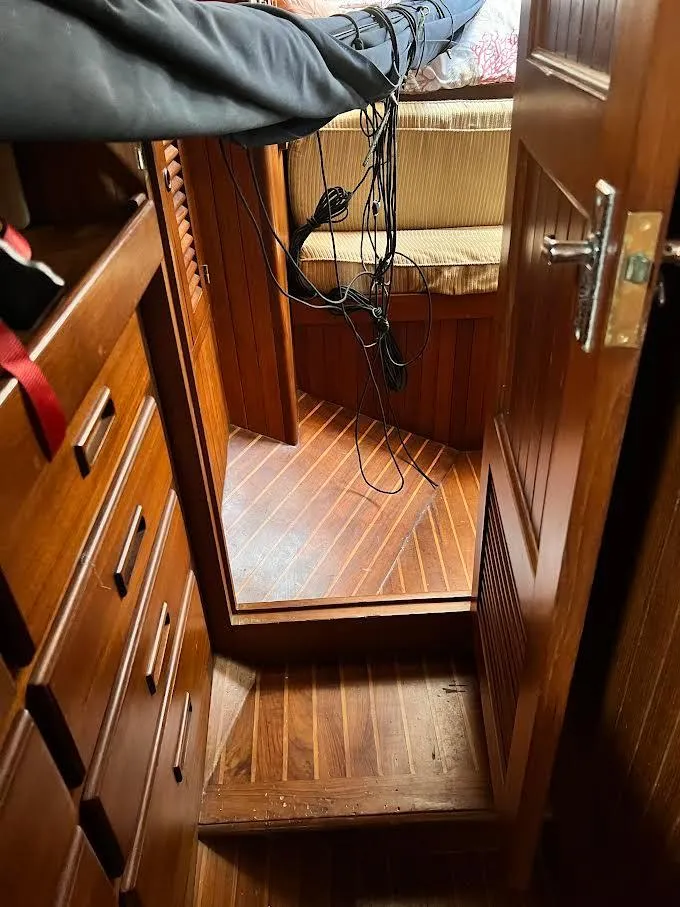 Slide: The Image of Vagabond Ketch 1987 - 42