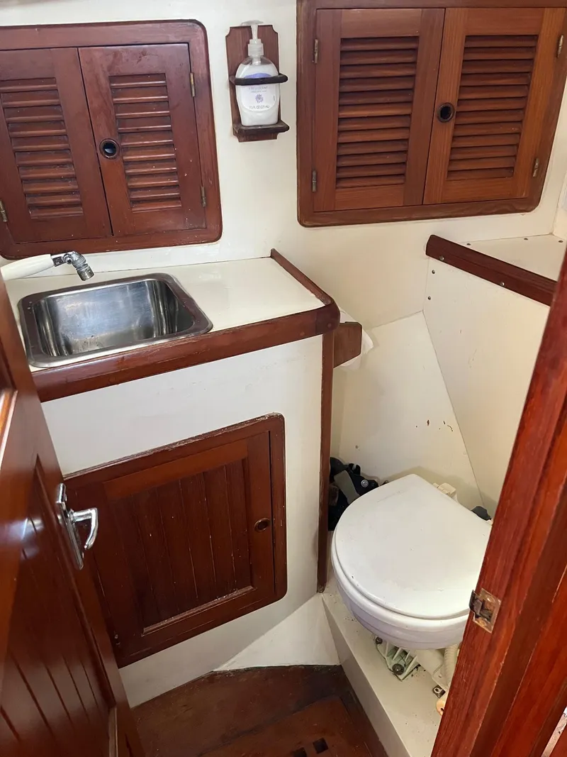 Slide: The Image of Vagabond Ketch 1987 - 44