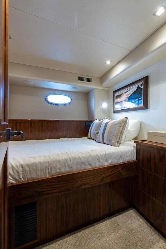 Slide: The Image of Captain's Cabin - 76