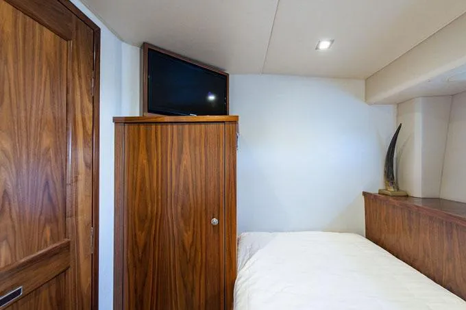 Slide: The Image of Captain's Cabin - 77