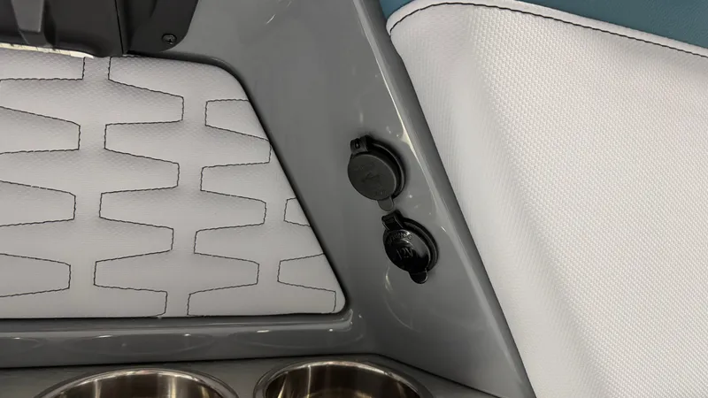 Slide: The Image of MasterCraft X24 2025 - 43