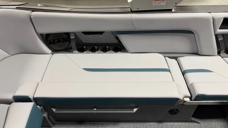 Slide: The Image of MasterCraft X24 2025 - 41