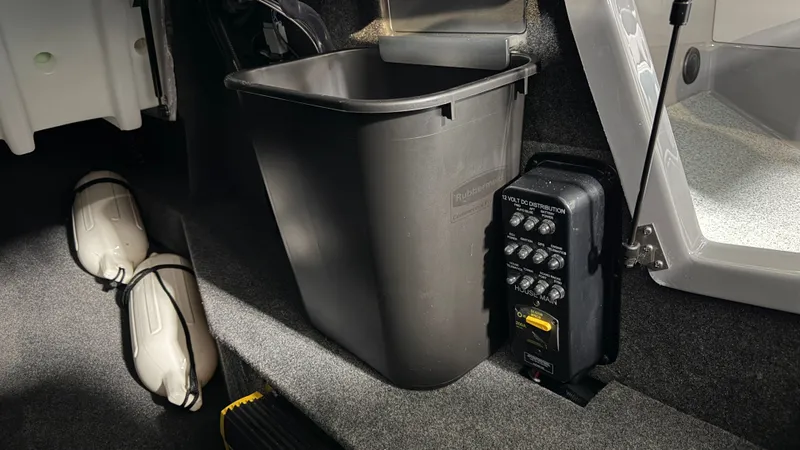 Slide: The Image of MasterCraft X24 2025 - 60
