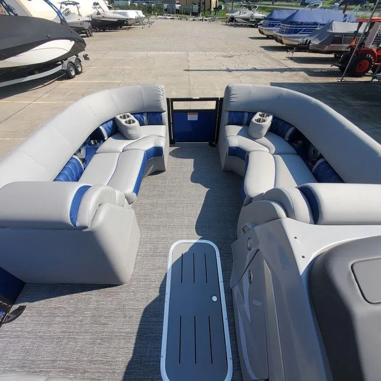 Slide: The Image of Bennington 24LXSSB 2025 - 11