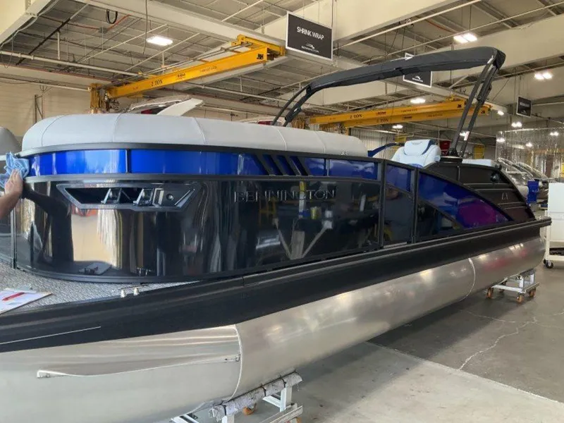 Slide: The Image of Bennington 24LXSSB 2025 - 2