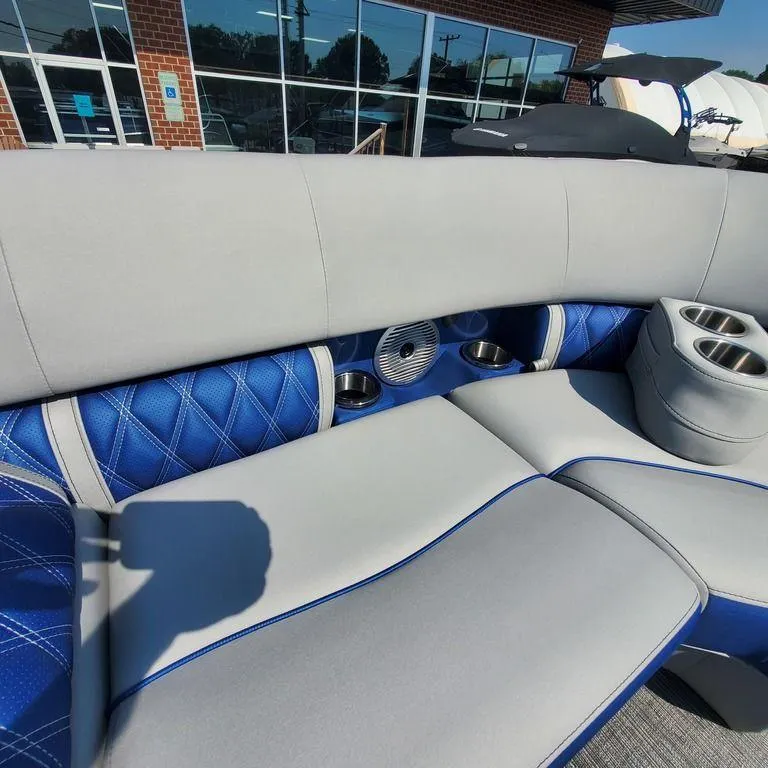 Slide: The Image of Bennington 24LXSSB 2025 - 5