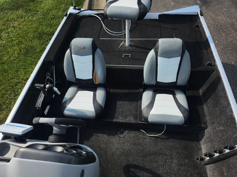 Slide: The Image of Lowe Skorpion 2015 - 12