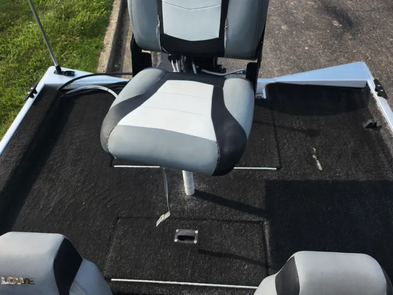 Slide: The Image of Lowe Skorpion 2015 - 13