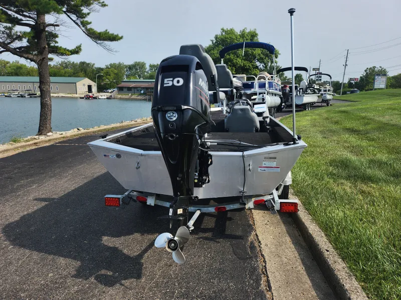 Slide: The Image of Lowe Skorpion 2015 - 2