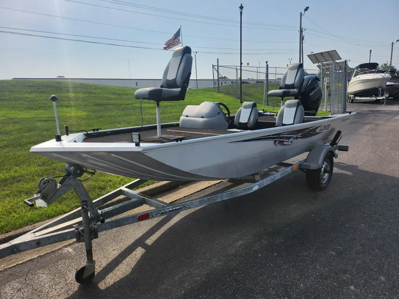 Slide: The Image of Lowe Skorpion 2015 - 5